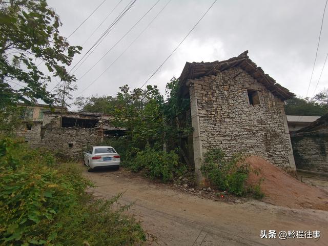 偏远乡野中寻找一个古寺遗址，探险一个深邃溶洞