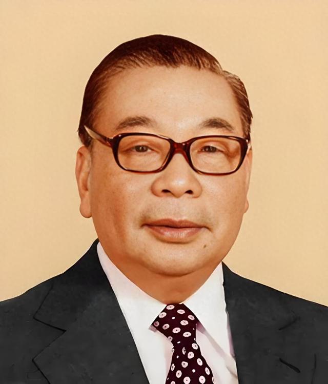 蒋经国至死不知，他一手提拔的接班人，竟是他蒋家最后的掘墓人！