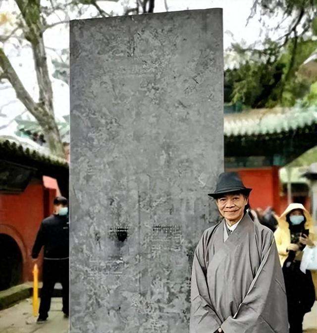 拔萝卜带泥！释永信倒台后，最惨的不是女明星，而是捐了46亿的他