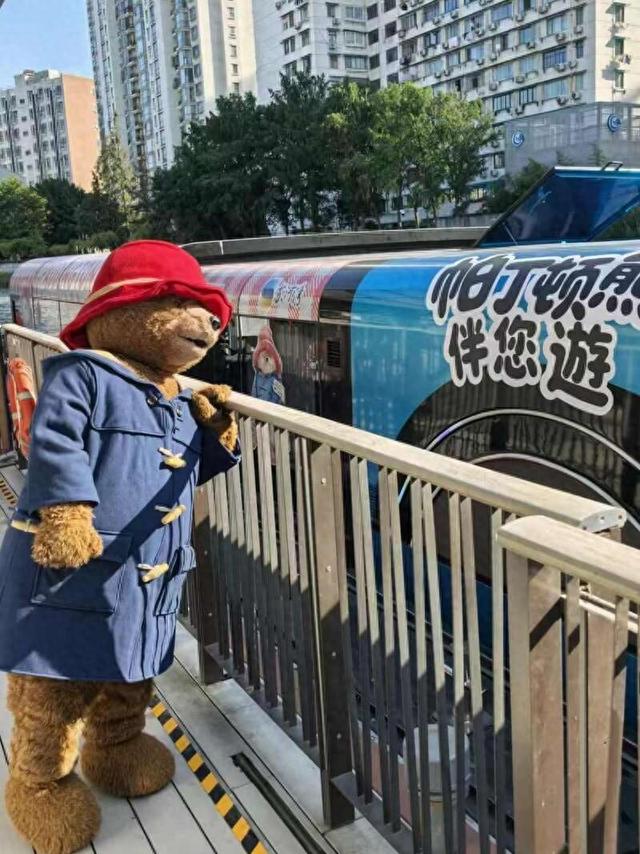 “帕丁顿熊”成文化使者，现身上海苏州河航线