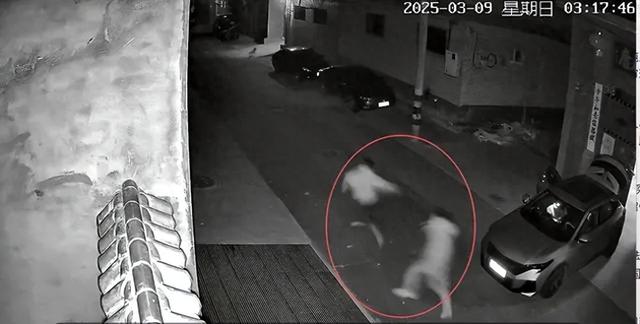 逃离女友家攻略（男子求复合被拒）