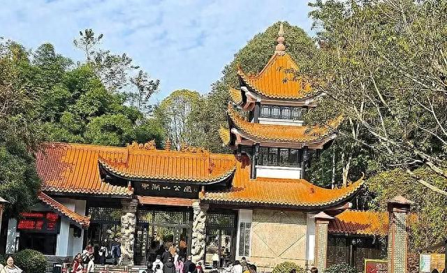 意大利人来德阳旅游，回国后摇头感叹：中国已经是超一流国家了
