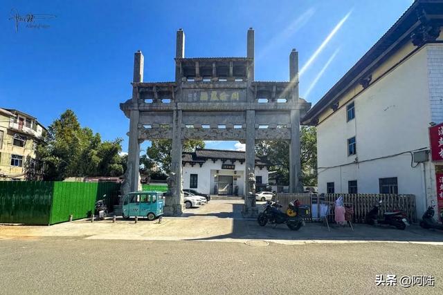 安徽的庐江县跟舒城县争当周瑜故里,目前看来前者更有道理一些
