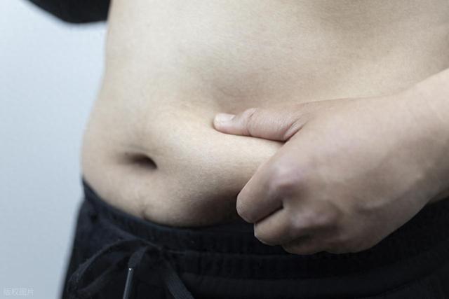 如何减肚子上的赘肉最有效的方法（减肚子最有效的方法不是节食卷腹）