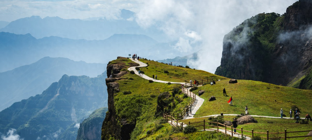 昭通行记：在乌蒙山脉探访奇山异水