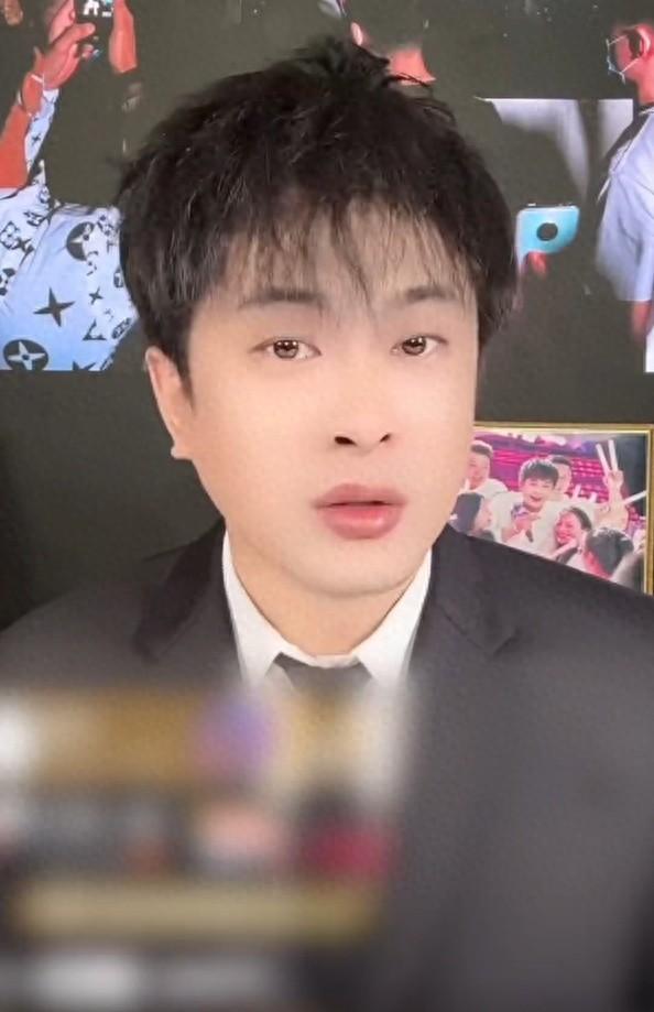 辛巴宣布退出直播行业，公司由妻子管理，自称肺部患严重疾病：靠大量药物调理