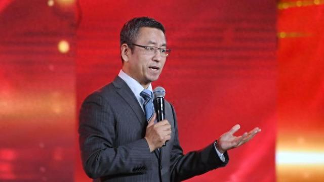 白岩松评“最快女护士”张水华事件，再引热议