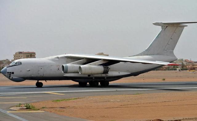 中国防空系统封神！FK-2000一发精准击落，数千万资产秒变废铁