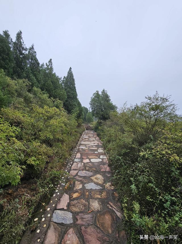 走吧，天亮就出发，向大山进发，登顶成功，享受超越自我的快乐吧