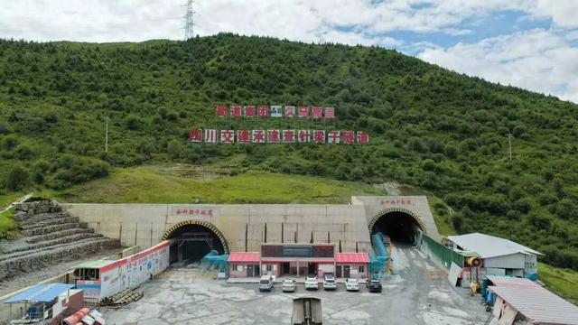 成都5.5小时跑拢青海！久马高速年底再通87公里，通车时间就在→
