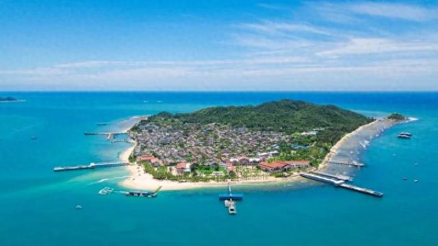 三亚通报西岛海洋文化旅游区“躺椅收费”问题