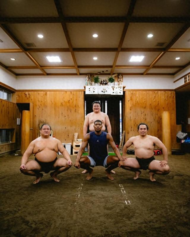 感受另一种运动的魅力😁八村塁更新社媒 晒多张相扑体验照