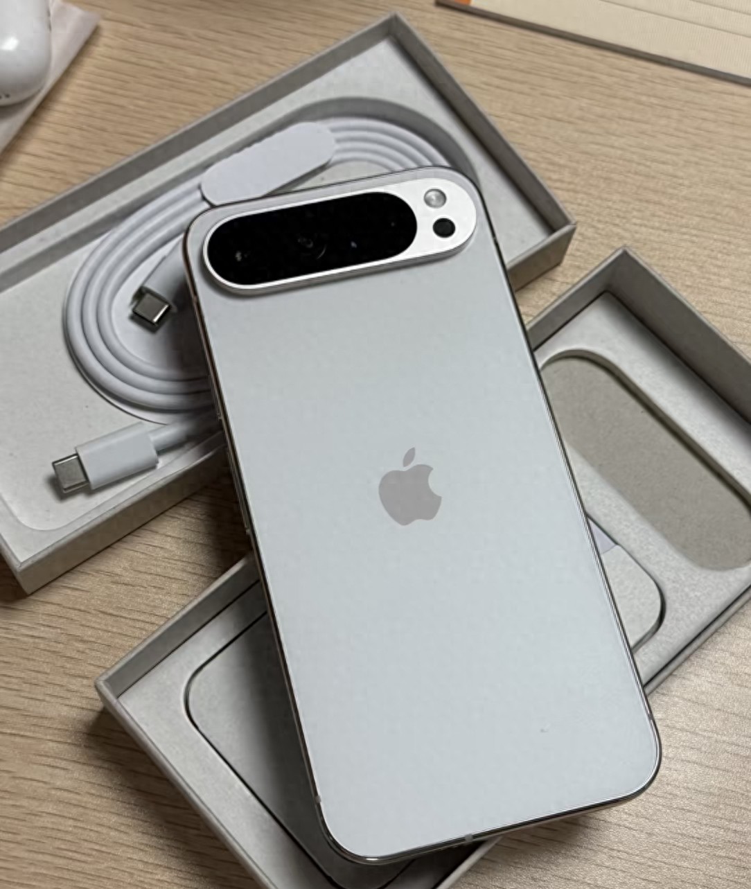 A19芯片流畅度 3000尼特亮度 陶瓷晶面板耐用性 _苹果17_iPhone 17 使用体验 256GB存储 120Hz高刷屏