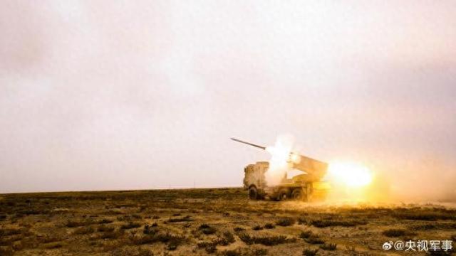 cf火力全开试玩（火力全开来看这场多火器实弹射击考核）