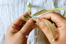 玉米皮不要扔！🌽做成可爱的小金鱼吧！🐟超详细教程👉图片