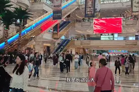 亚洲最大单体建筑成都环球中心，让每一位前来观看的人为之震撼图片