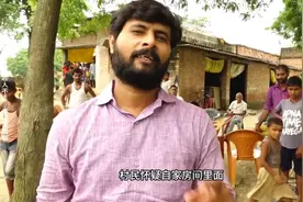 印度捕蛇人为铲除卧室地下的巨大眼镜蛇窝，不惜灌入1000斤水图片