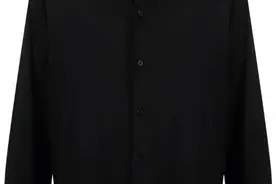 男士黑衬衫配什么裤子好看？图片