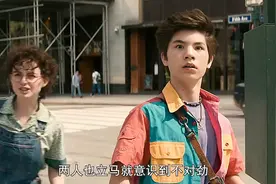 男人只是不小心碰了一下石狮子，没想到竟遭殃了#惊悚图片