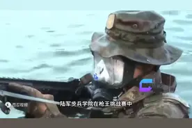 解放军开始玩鹰了？遛完机器狗又抛出了机器鸟，还扔飞行手雷！图片