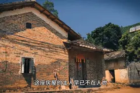 村里的女人图片