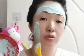 夏季毛孔粗大？敷个软膜粉最适合，收细毛孔净肤消炎提亮肤色图片