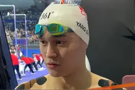 5月19日，200米自由泳决赛，孙杨虽然第八名，记者注意到孙杨的肩上贴满胶布，赛后坦言结果在预期内，最大收获是游完了自己的主项，并坚持完赛。#孙杨 #伤病 #老将 #坚持 #抖音dou热门 @抖音短视频