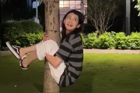 7月20日，科普博主解密力学游戏抱树不掉，“把你女友抽象成带秤砣的三脚架”视频封面