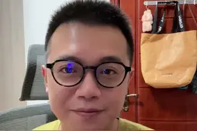感动2025年A股的年度人物！同花顺老板减持，说是让渡市场参与机会，释放流动性#同花顺  #减持  #A股  #股票  #泰勒来了视频封面