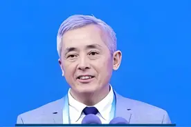 作为联合国环保领域的最高荣誉，#地球卫士奖又一次颁给中国人 当地时间12月10日上午，联合国环境规划署（UNEP）公布了2024年“地球卫士奖”获奖者名单。中国科学家卢琦荣获“科学与创新奖”，卢琦在获奖后接受中国日报专访表示，获得这个奖项代表着#联合国对中国生态建设高度肯定 ，他希望未来有更多人才参与到“三北”工程和全球生态治理工作中。（记者 樊子豪 内森 闫东洁）视频封面