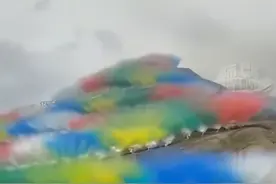 户外品牌联手蔡国强在海拔5500米 喜马拉雅山脉放烟花引争议#始祖鸟 #蔡国强 #烟花 #喜马拉雅山