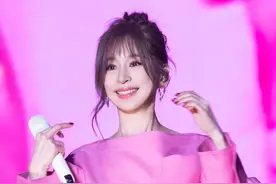 当王心凌商演遇到没有报批的歌怎么办？那就全场大合唱吧！#王心凌 #爱你 #王心凌爱你 #王心凌湖州演唱会