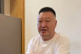 “广州的球迷们都非常懂球！”广州朗肽海本总教练杨学增指导首次专访，听听他来到球队后的感受🙋🏻‍♂️ #广州龙狮视频封面
