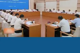 毛伟明听取十大重点民生实事进展情况 