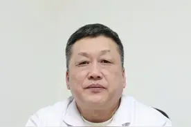 为什么要小心狂发朋友圈的行为 有可能是双向发作。 #哈尔滨精神科医生 #双向情感障碍