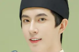 粉丝曾写信称朦胧是温暖的大男孩，呼吁解除账号“半年可见”设置 