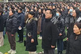 2月10日，#黄旭华母校现任校长赶到武汉送别 ： 再远我们也会来，送黄老最后一程。#黄旭华高中母校举行悼念仪式视频封面