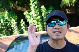 动画片里的黑科技现在成真啦！我的小狐狸能自己开自己！#黑科技 #汽车 #科技改变生活视频封面