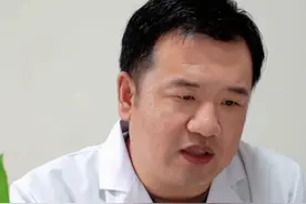 年轻小伙看日食一个月后 眼睛中间视野缺损 #医学科普 #视野缺损 #眼病 #健康科普