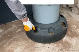 用轮胎怎么制作鸡食槽，用简单的材料制作一个大型的自动喂食器