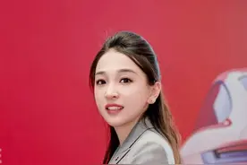 青岛保时捷女销冠又又又成半年度销冠，曾因一年卖出170台保时捷爆红，本人：今年5个月卖出超80台 有望打破纪录