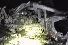 利物浦球员若塔与弟弟车祸身亡现场曝光：豪车烧成空壳散落 事发时疑超车爆胎