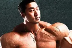 韩国健美巨星李承哲，肌肉不输于黄哲勋，妥妥的亚洲巨兽！