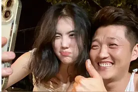 用一顿街边小烧烤开启秋天滋胃，列气！#秋天的第一顿烧烤我来烤 #你下班后的时间都在干什么 #列气 #街边烧烤 #秋天美食