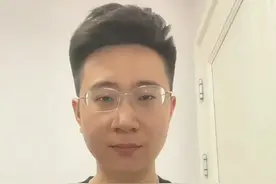 #机器人马拉松 ！#天工机器人夺冠 #古老运动与现代科技 #中国智造 #科幻走进现实 #新闻有味道