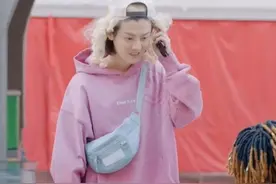 鹿晗演唱会被问选鲜啤还是原浆 网友：与五哈队友们梦幻联动了 #鹿晗 #青岛