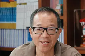 开箱一个配置非常高端的 #有色MINI5剃须刀 ，小小一个，不仅好看，剃得也是真干净 #yoose有色