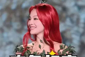 上半身惊人，下半身吓人！内场花絮视频曝光，才知镜头为何对张韶涵下半身避之不及#张韶涵 #蔡依林 #娜扎 #娱乐评论大赏 #内容启发搜索