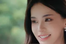 抖音颜值主播迅猛龙以总分223分，超国家线35分的成绩被复旦大学录取：每天学习十多个小时，焦虑地天天哭，哭完还会耐下心继续做题#抖音人物故事 #生活闪亮时2025 #迅猛龙清醒大女主