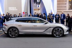 腾势Z9GT正式进军欧洲：看到易三方泊车，外国人就已经惊呆了视频封面